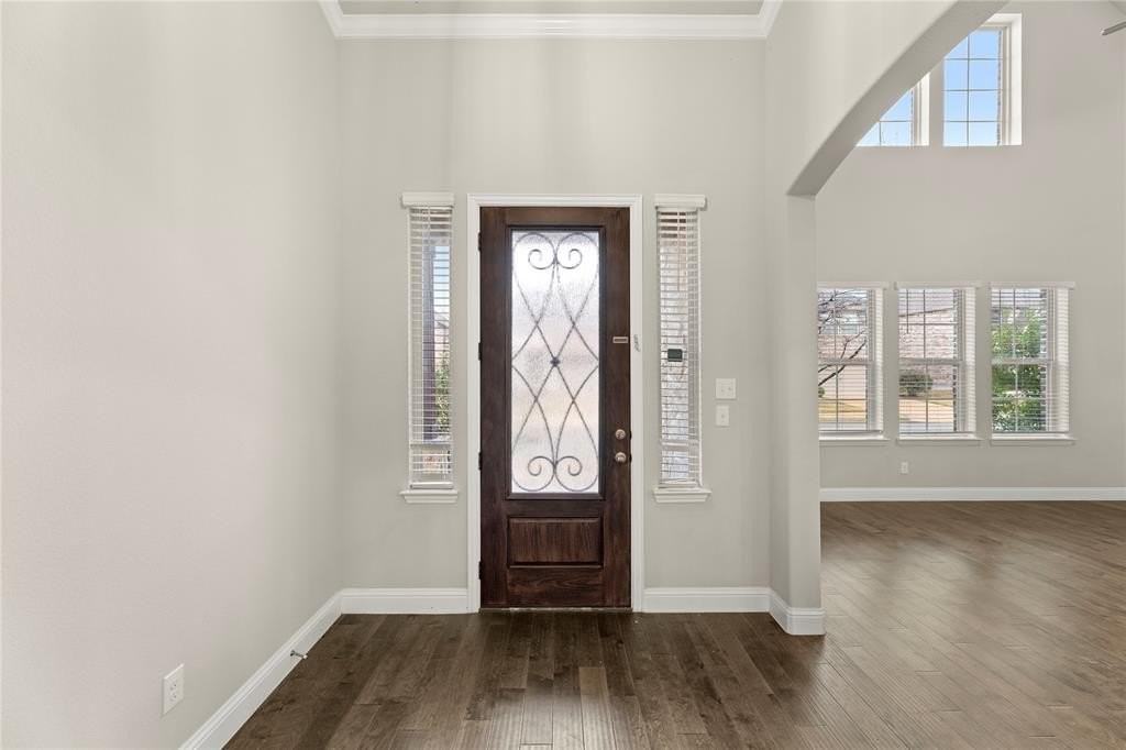 5401 Tuscarora Trl - Photo 3 of 22