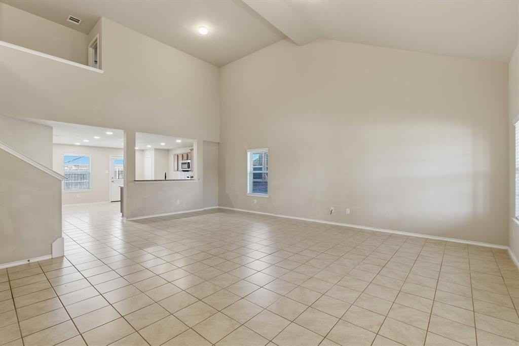 1407 Slate St - Photo 3 of 22