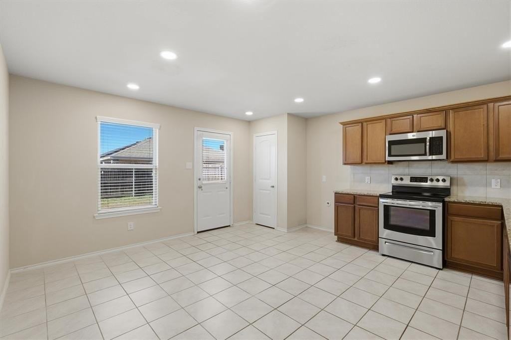 1407 Slate St - Photo 7 of 22