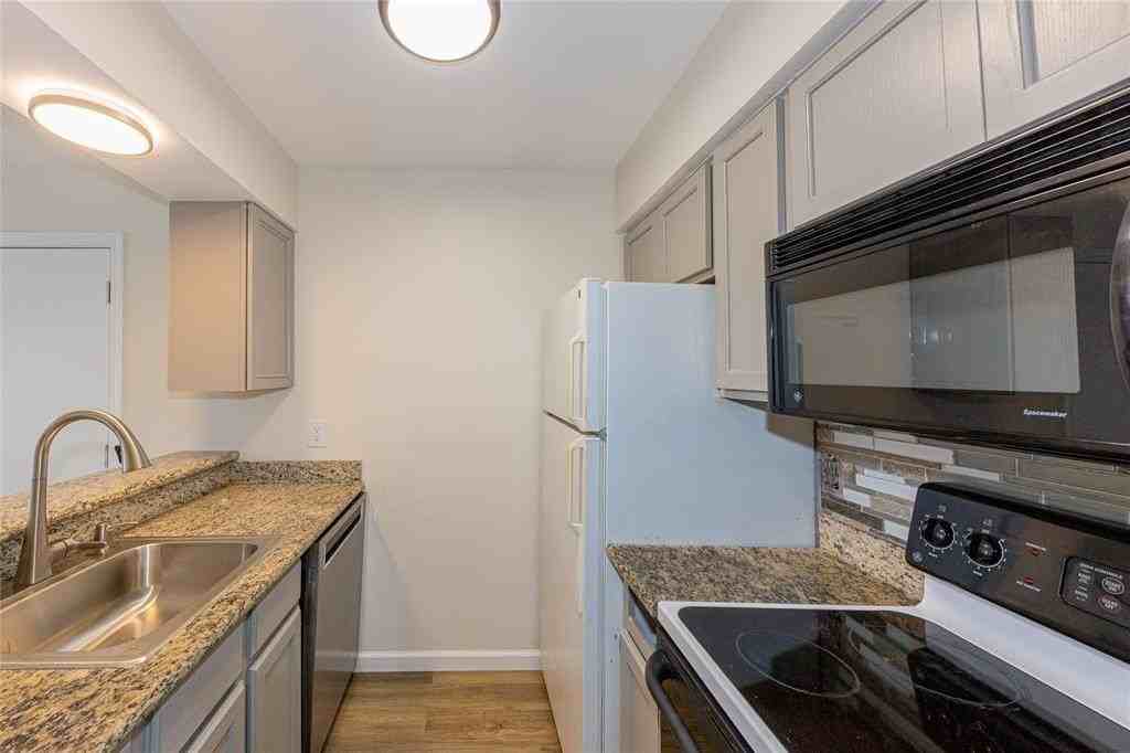 7621 Mccallum Blvd #210 - Photo 3 of 14