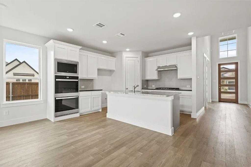 3817 Ablon Trl - Photo 3 of 28