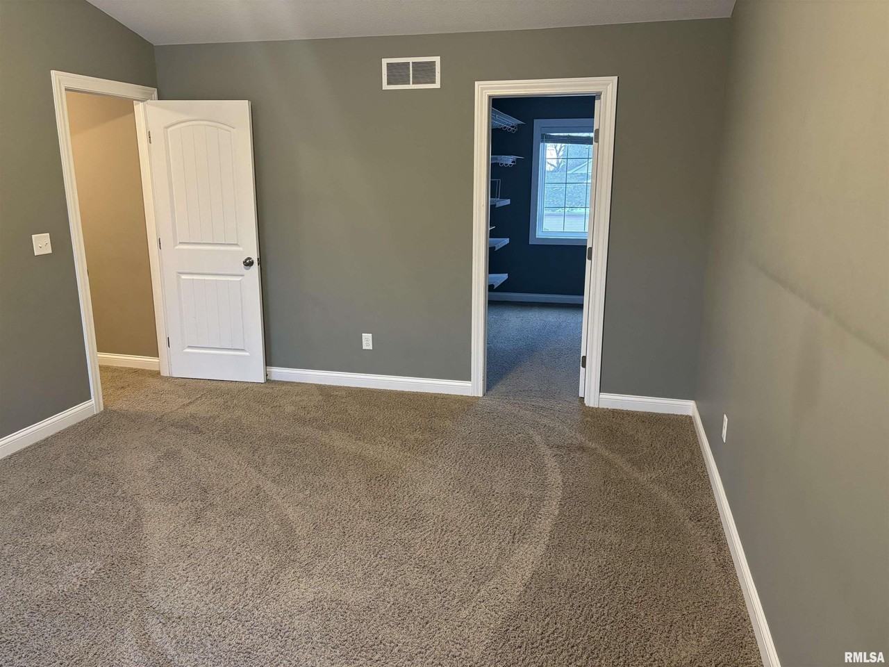 2116 W Geneva Rd - Photo 6 of 17