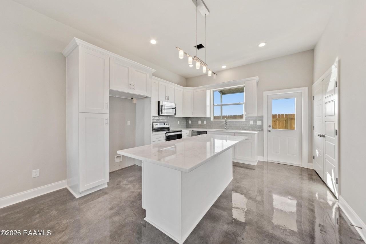 113 Firethorn Dr - Photo 2 of 15