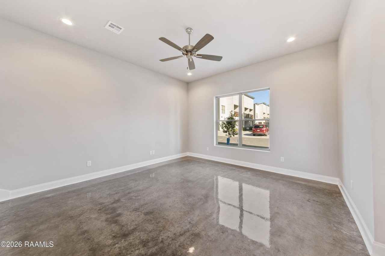 113 Firethorn Dr - Photo 6 of 15