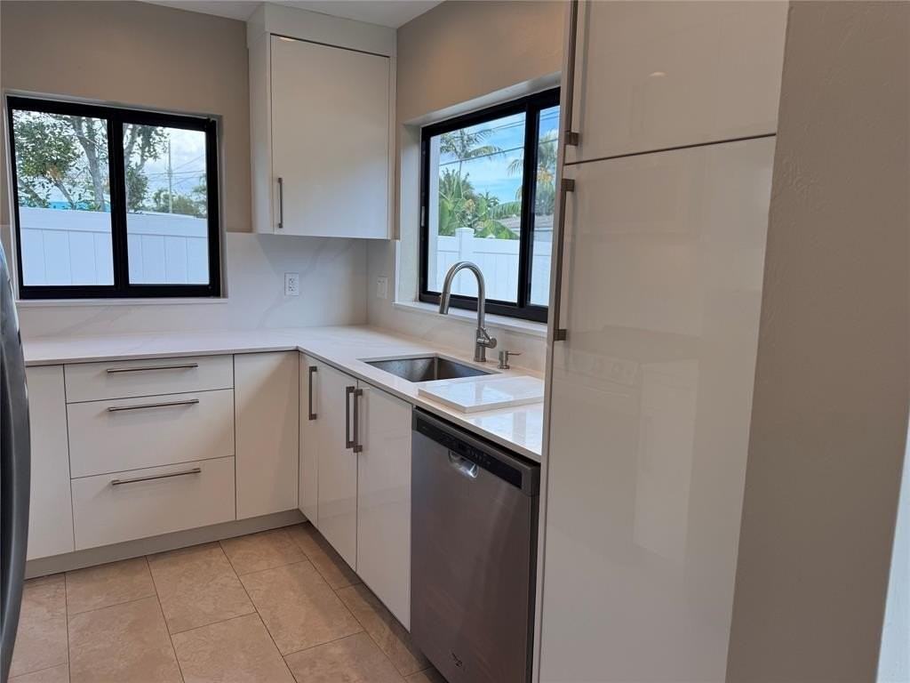 5408 Ne 3rd Ter - Photo 3 of 15