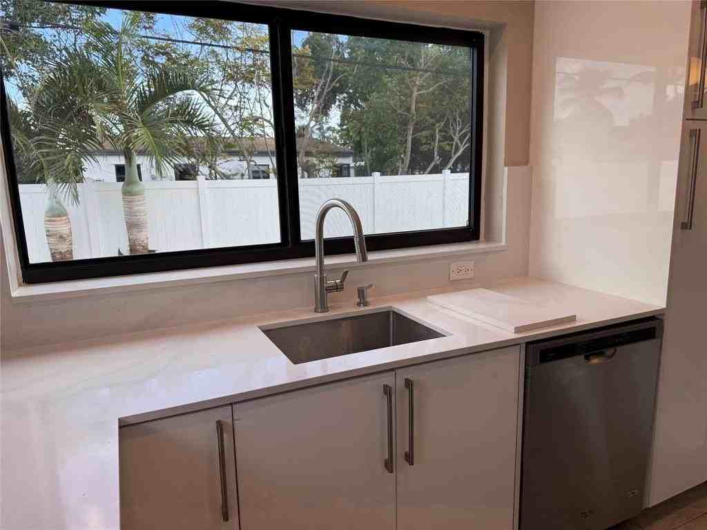 5408 Ne 3rd Ter - Photo 4 of 15