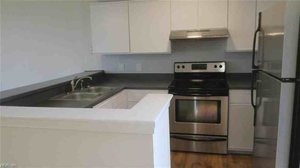 784 Windbrook Cir #201 - Photo 6 of 15