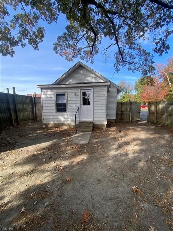 12476 Warwick Blvd - Photo 3 of 12