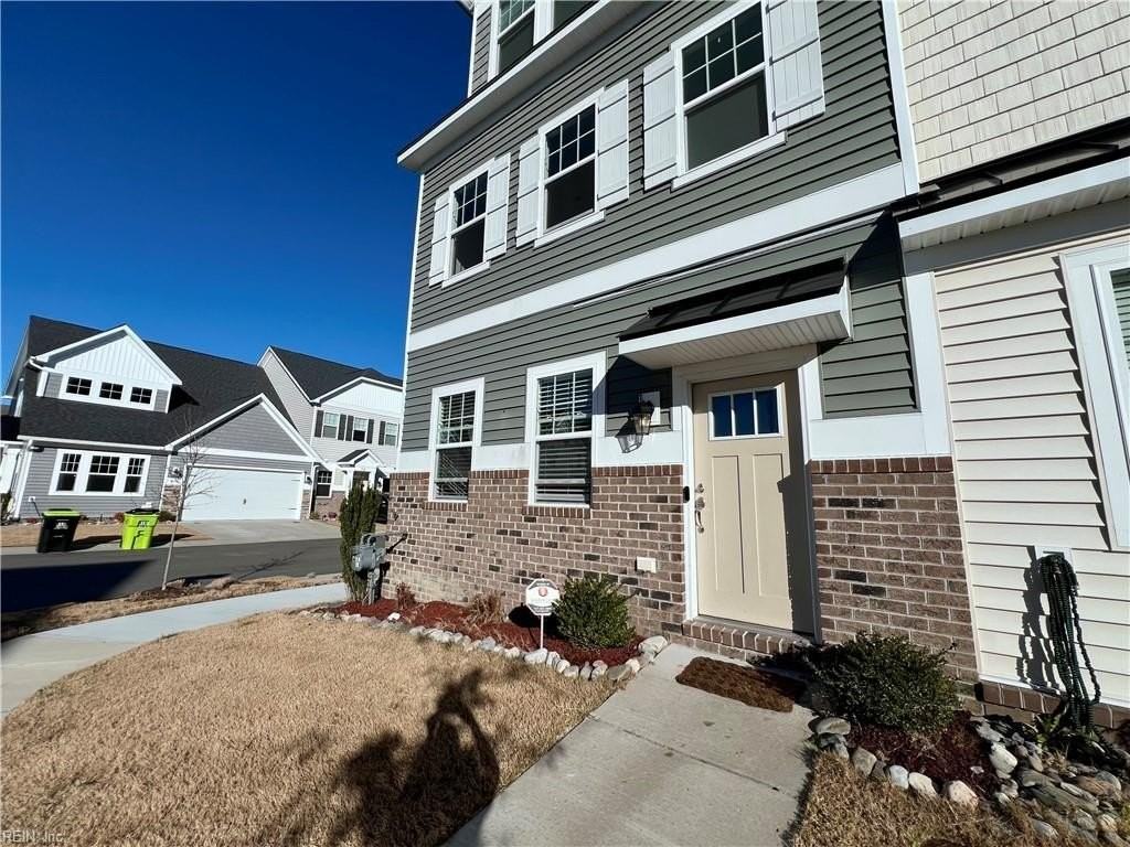 1800 Anointed Aly - Photo 2 of 35