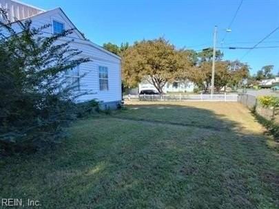 1121 Elk Ave - Photo 3 of 30