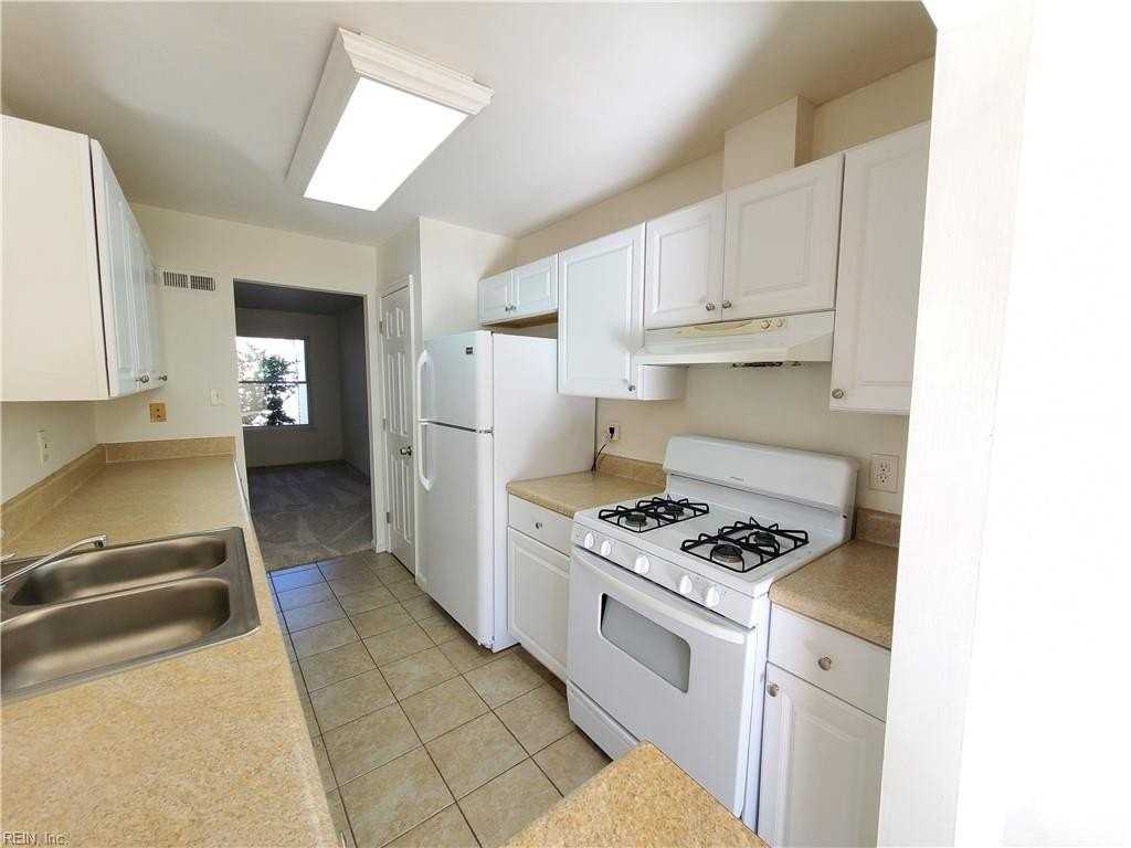 833 Quesnel Dr - Photo 5 of 18