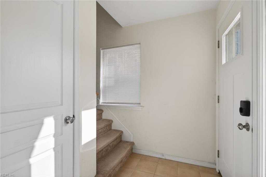 4510 Lee Ave - Photo 3 of 25