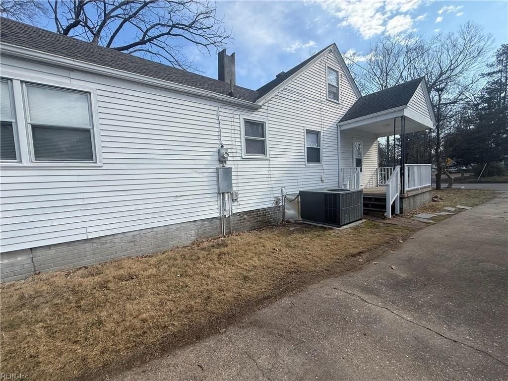 4876 Robin Hood Rd - Photo 2 of 20