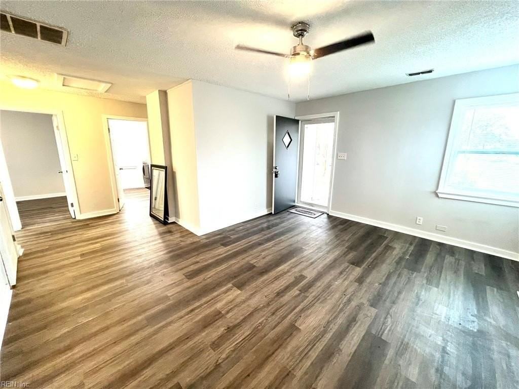 300 Naval Base Rd - Photo 4 of 32