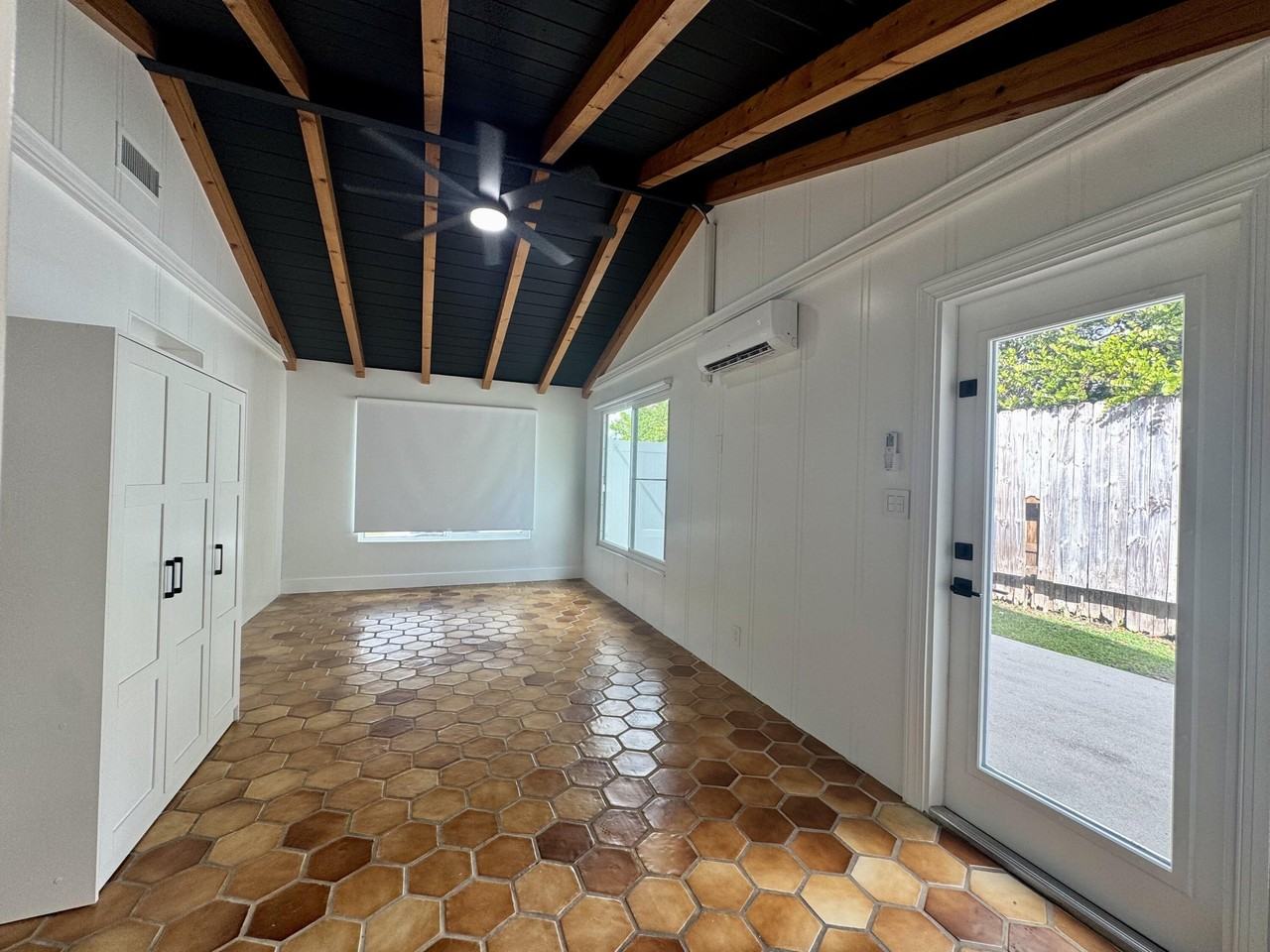 436 Fontana Dr - Photo 2 of 18