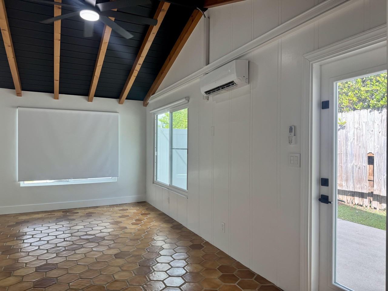 436 Fontana Dr - Photo 3 of 18