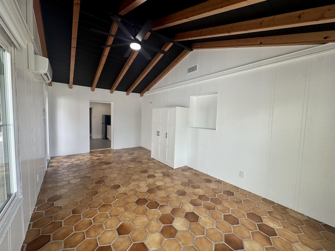 436 Fontana Dr - Photo 7 of 18