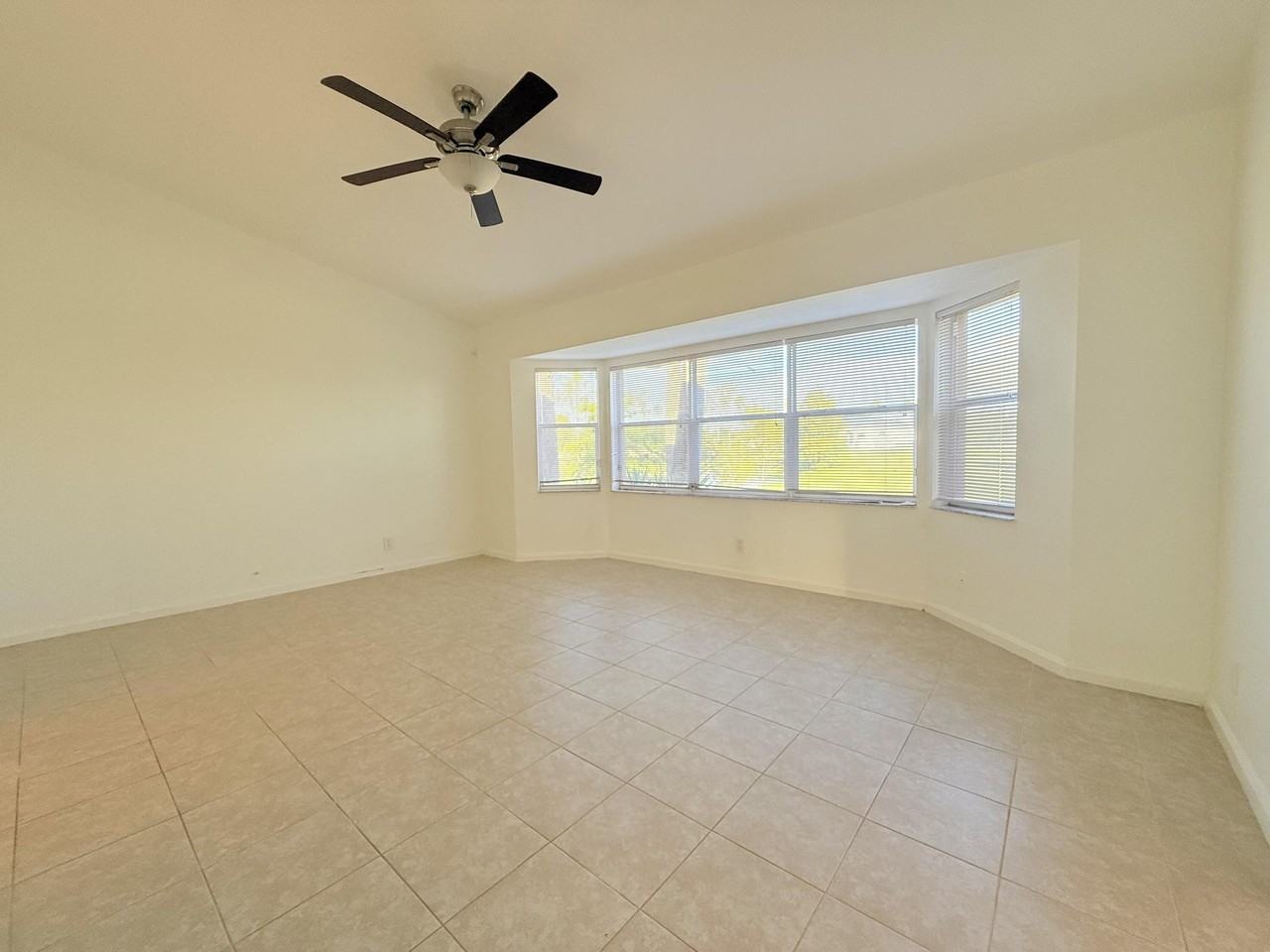 2645 Country Golf Dr - Photo 4 of 17