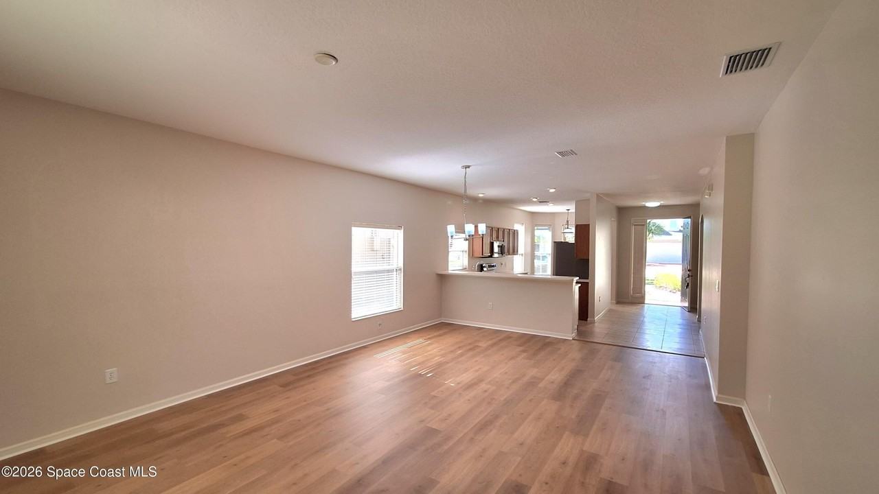 6921 Abbeyville Rd - Photo 4 of 24