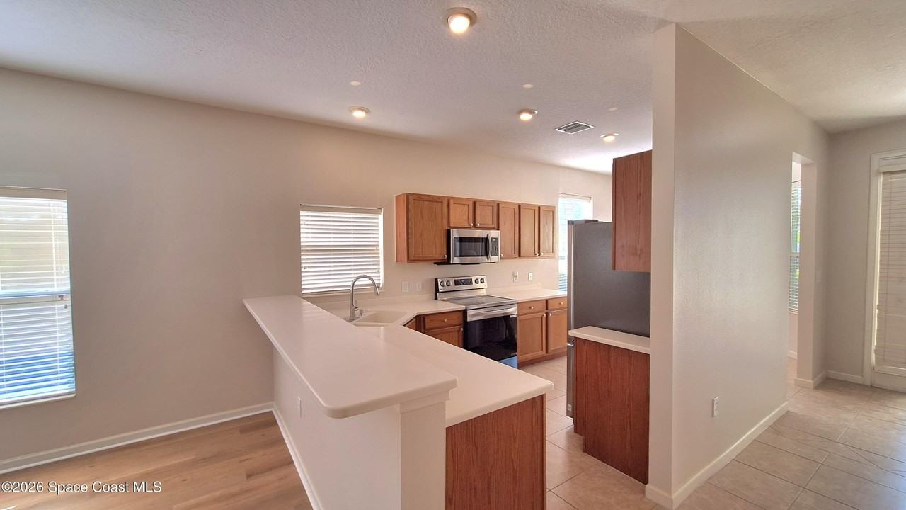 6921 Abbeyville Rd - Photo 6 of 24