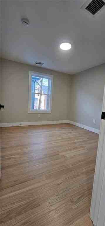 137 Stanwood St - Photo 5 of 13