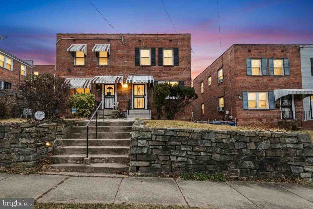 2412 18th St Se - Photo 2 of 33