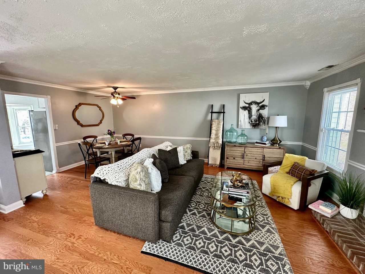 1456 Chatham Ct - Photo 5 of 38