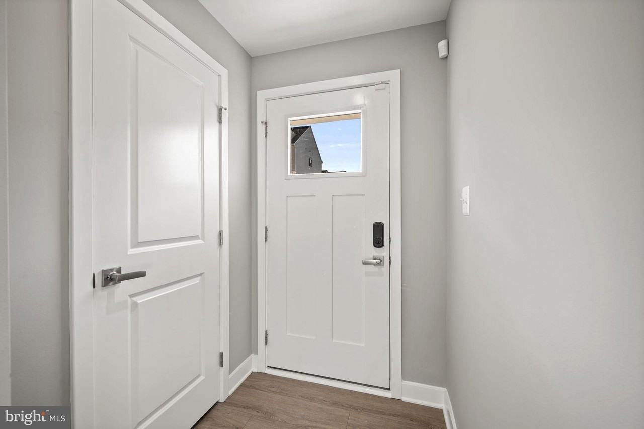 171 Woodgate Cir - Photo 3 of 50