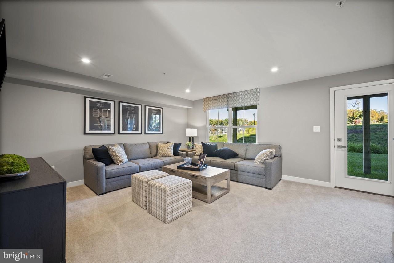 171 Woodgate Cir - Photo 5 of 50