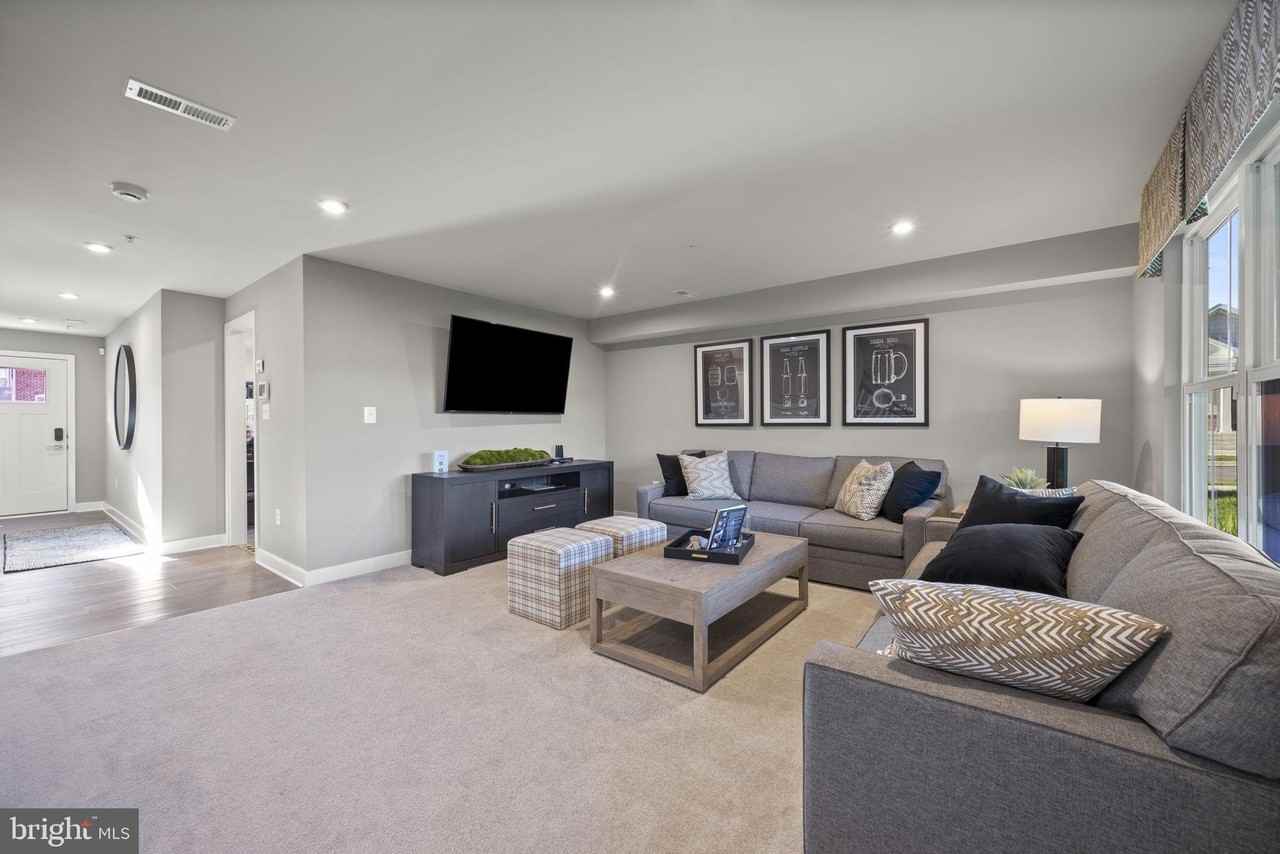 171 Woodgate Cir - Photo 6 of 50