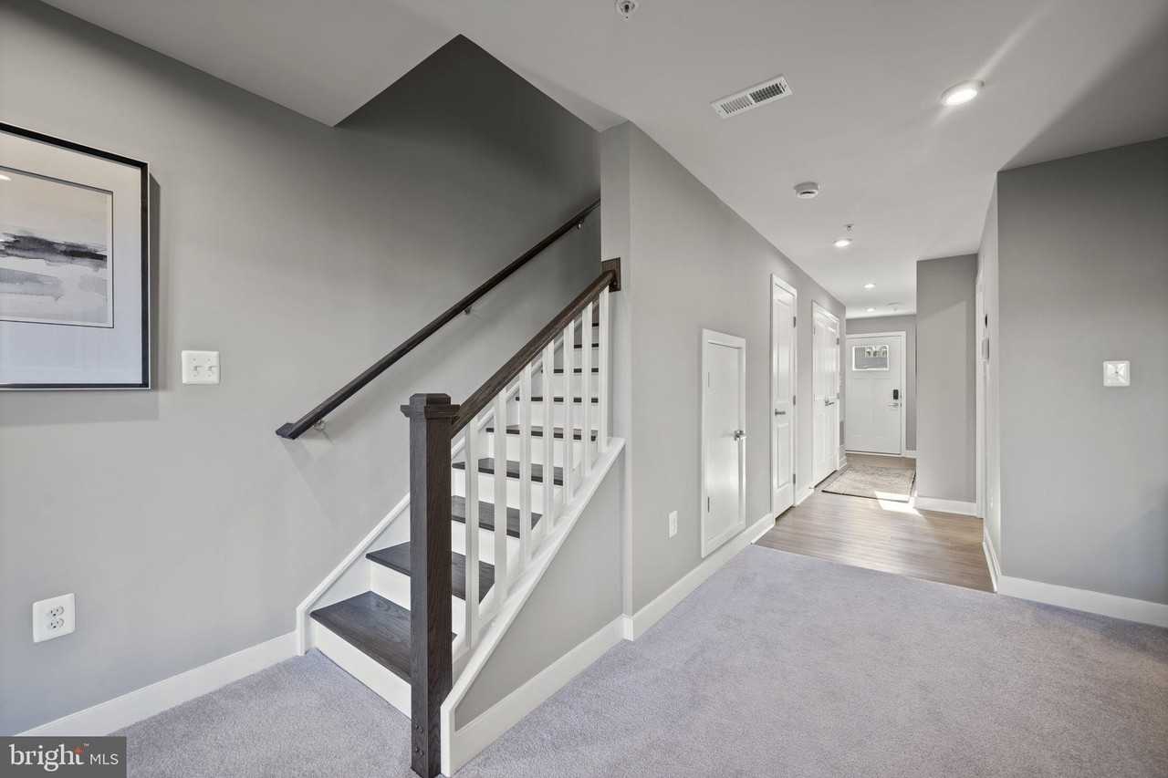 171 Woodgate Cir - Photo 7 of 50