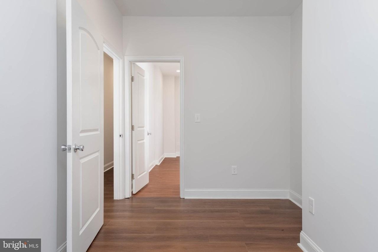 508 N Linwood Ave - Photo 2 of 37