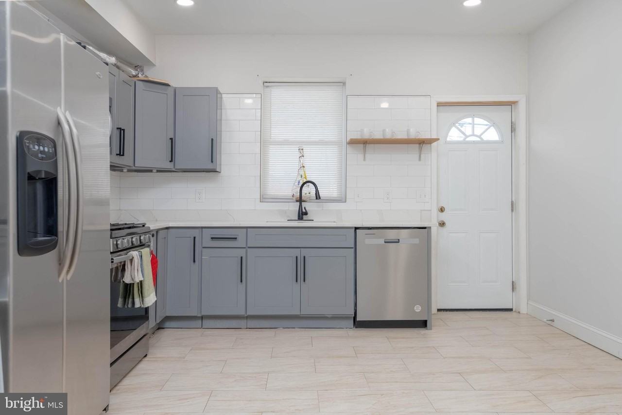 508 N Linwood Ave - Photo 5 of 37