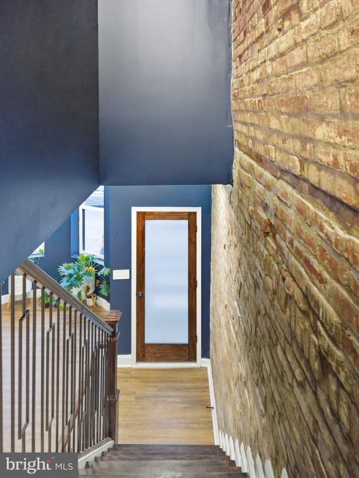 2321 Mcculloh St - Photo 3 of 29