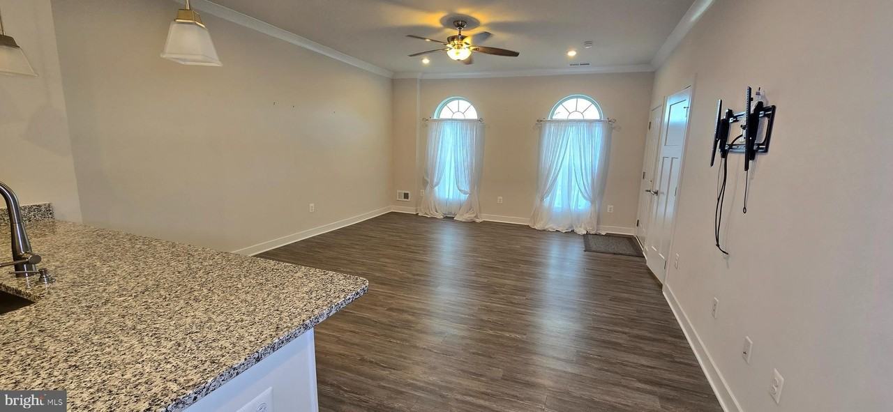 10125 Fosset St - Photo 6 of 22