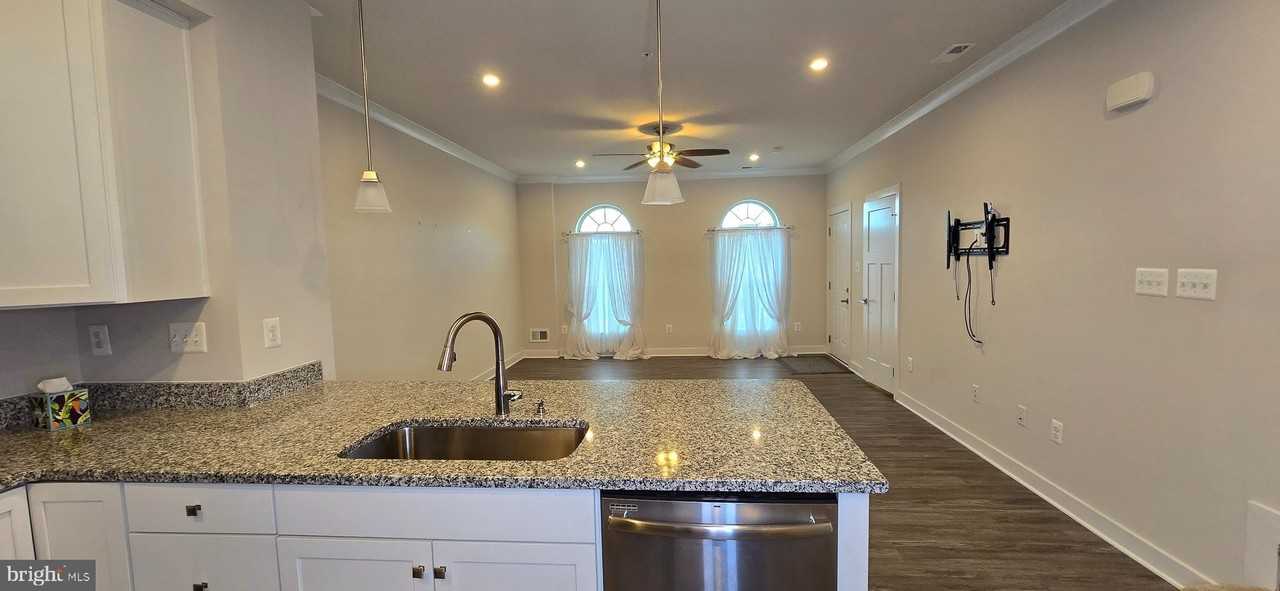 10125 Fosset St - Photo 7 of 22