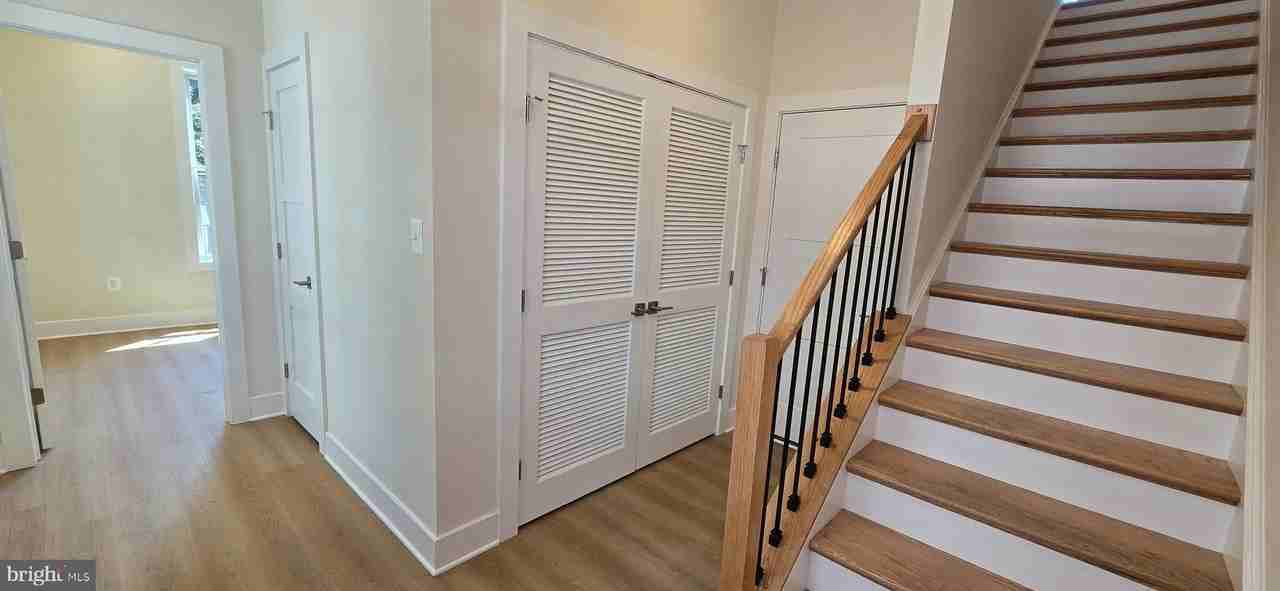 426 Chapel Aly Unit 8 #8 - Photo 4 of 41