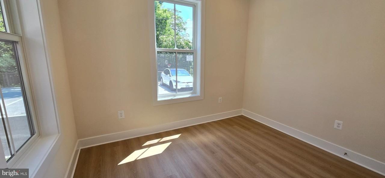 426 Chapel Aly Unit 8 #8 - Photo 5 of 41