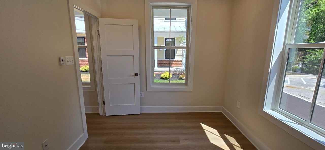 426 Chapel Aly Unit 8 #8 - Photo 7 of 41