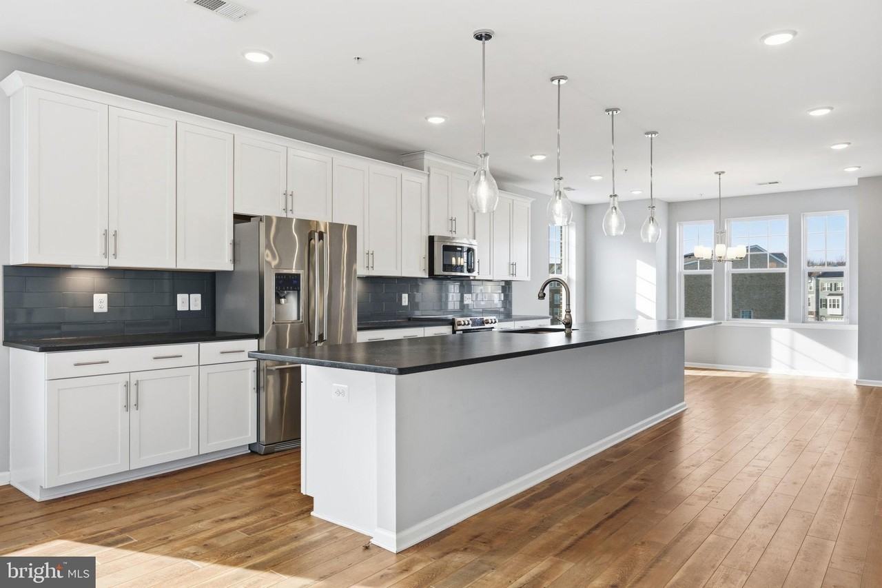 9701 Tealbriar Dr Unit 270 #270 - Photo 3 of 27