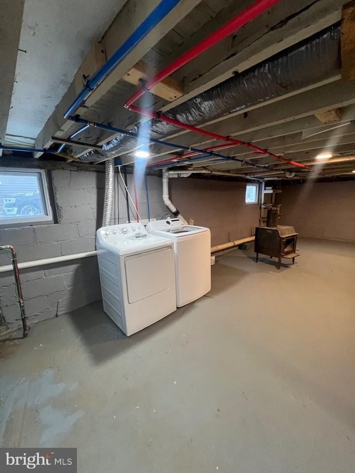 169 Lawn Park Ave - Photo 4 of 15