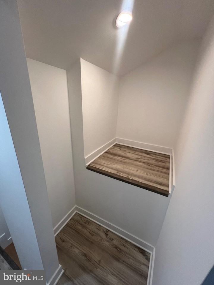 169 Lawn Park Ave - Photo 6 of 15