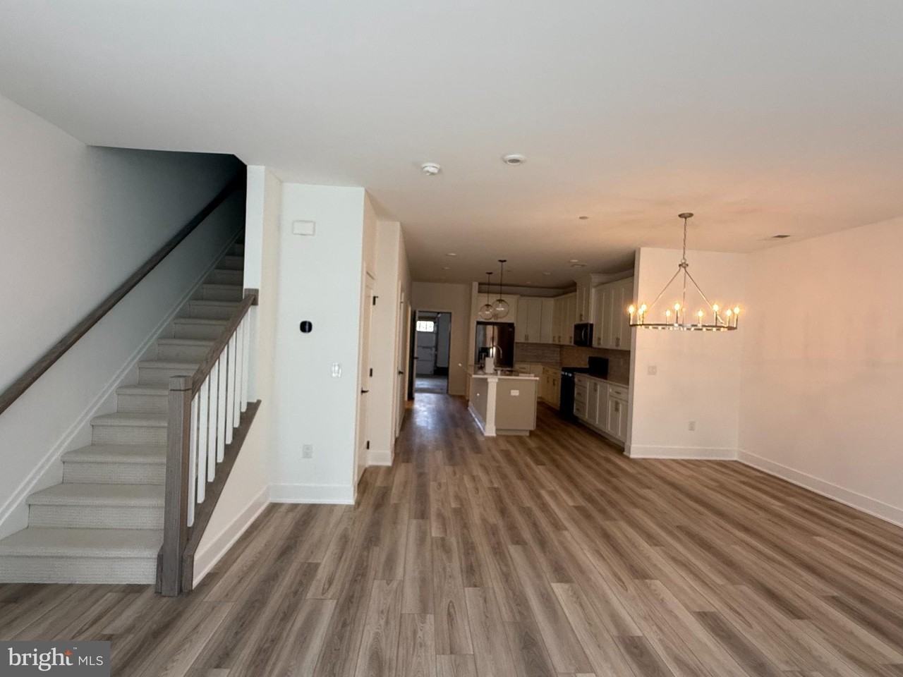 2103 Donatello Dr - Photo 4 of 18