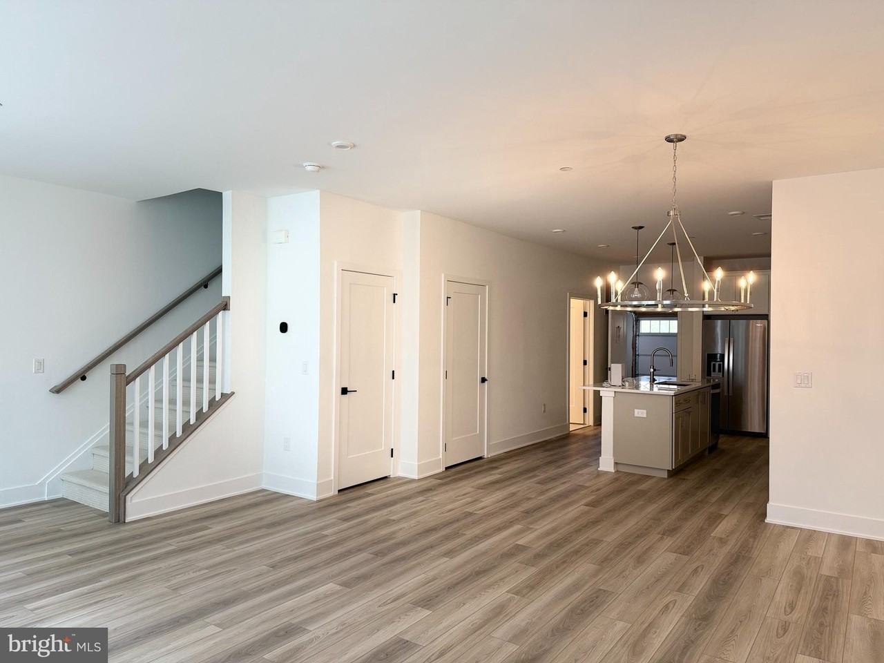 2103 Donatello Dr - Photo 5 of 18