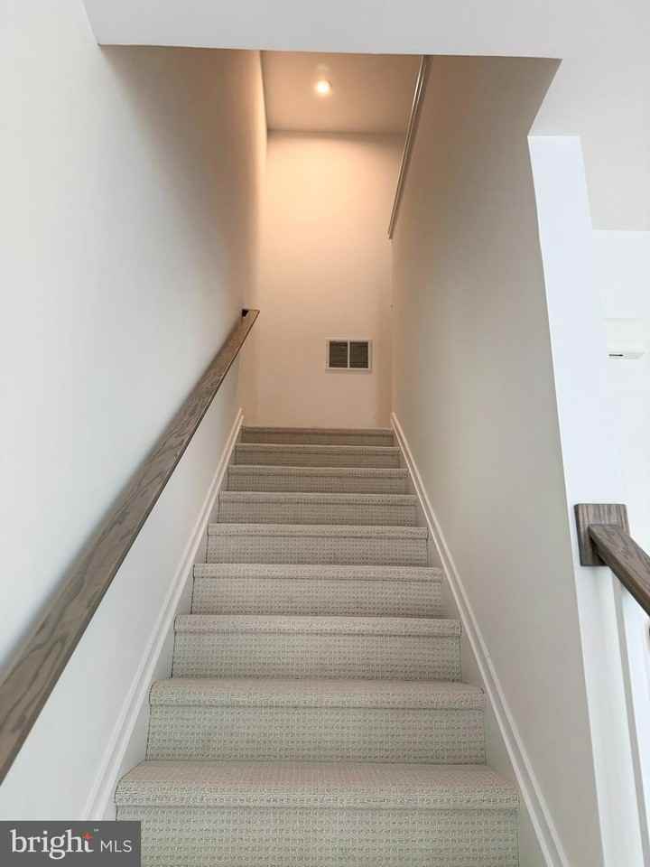 2103 Donatello Dr - Photo 7 of 18