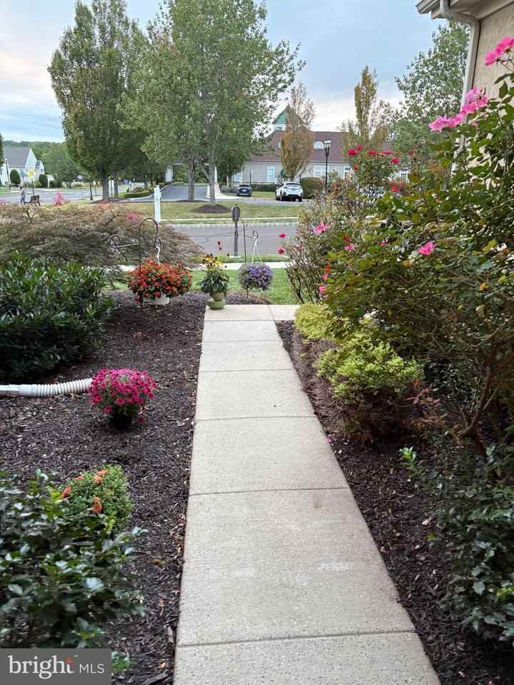 950 Nathaniel Trl - Photo 2 of 50