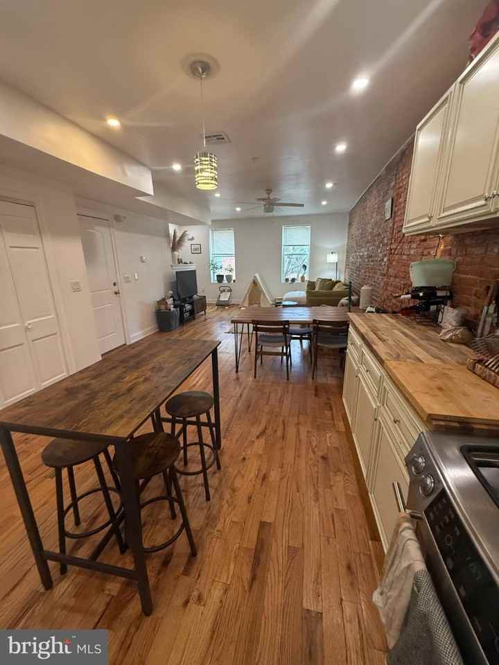 2005 N Mascher St Unit B #B - Photo 4 of 31