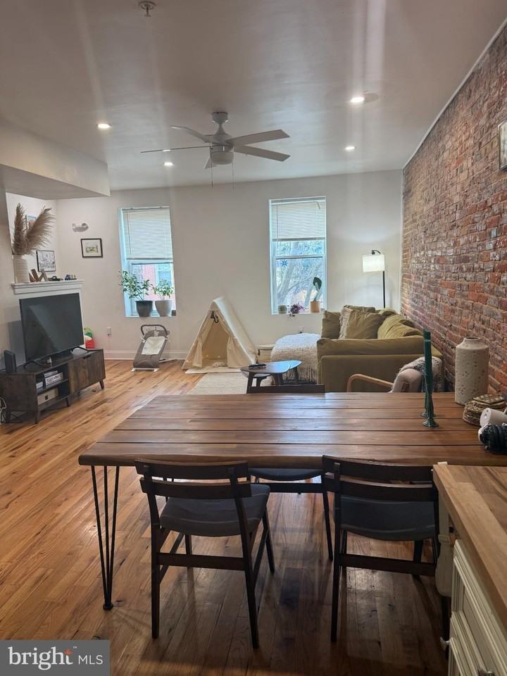 2005 N Mascher St Unit B #B - Photo 5 of 31