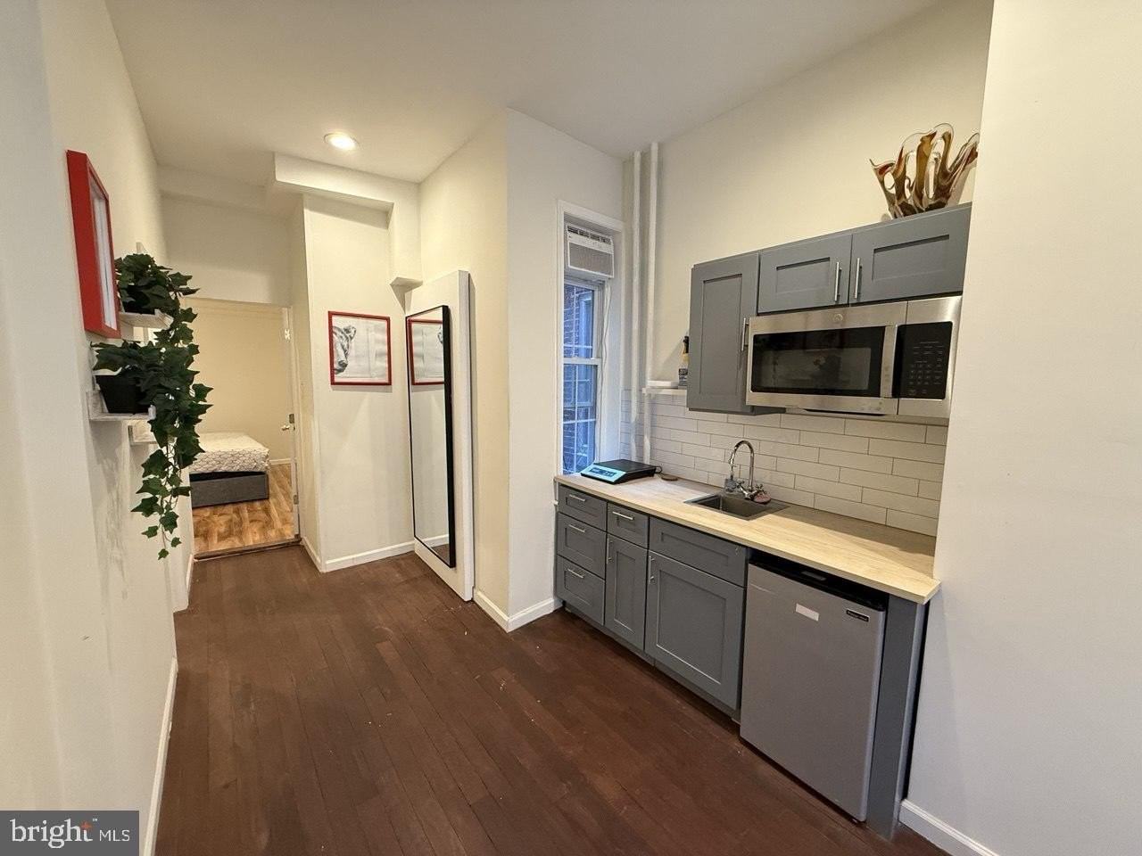 1003 S 6th St - Photo 6 of 10