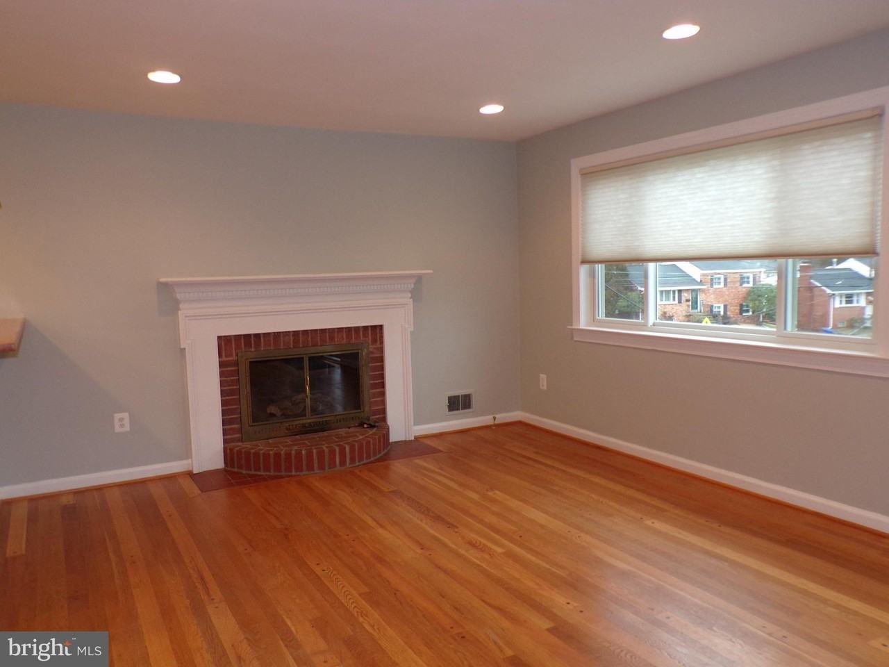 6094 9th St N - Photo 3 of 26